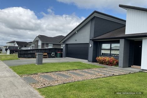 Photo of property in 10 Brumbie Way, Karaka, Papakura, 2113