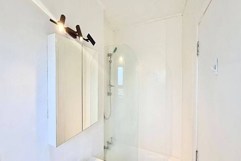 Photo of property in 11/52u Russell Terrace, Berhampore, Wellington, 6023