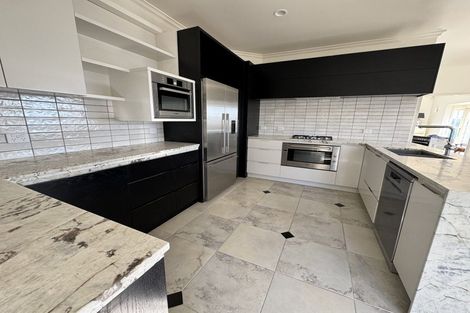 Photo of property in 14 Roslyn Road, Bluff Hill, Napier, 4110