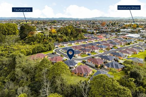 Photo of property in 55 Sovereign Isle Lane, Rototuna, Hamilton, 3210