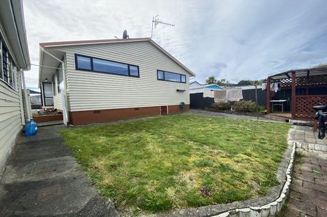 Photo of property in 5 Kairanga Crescent, Wainuiomata, Lower Hutt, 5014