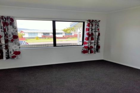 Photo of property in 15 Grimsby Grove, Wainuiomata, Lower Hutt, 5014