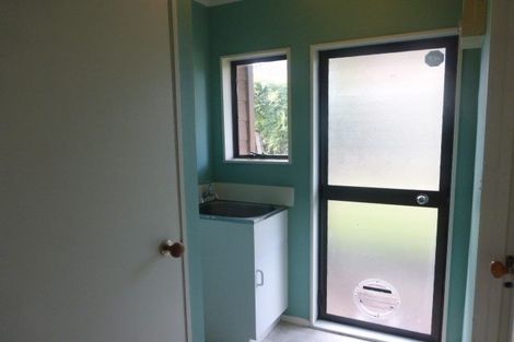 Photo of property in 12 Netherlands Avenue, Kelston, Auckland, 0602