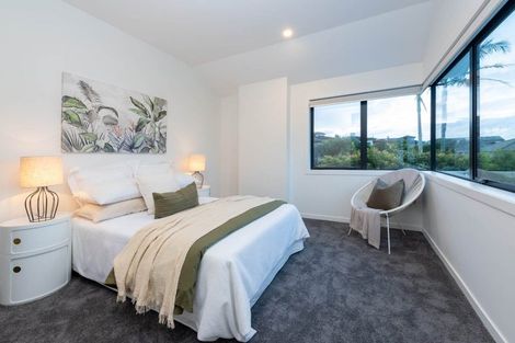 Photo of property in 12b Newburn Road, Waiake, Auckland, 0630