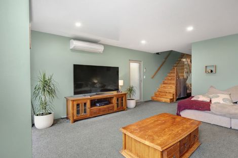 Photo of property in 25a Bell Street, Tawa, Wellington, 5028