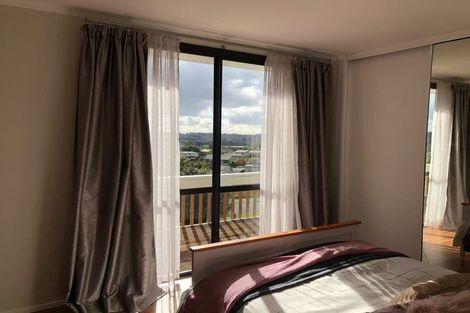 Photo of property in 32 Exeter Place, Unsworth Heights, Auckland, 0632