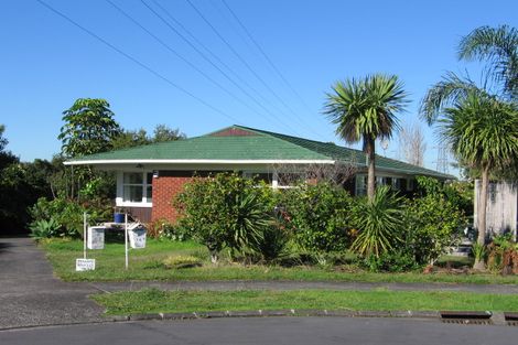 Photo of property in 2/14 Roseburn Place, Pakuranga, Auckland, 2010
