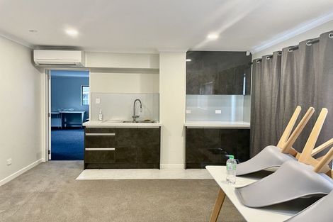 Photo of property in 21a Fairmount Road, Titirangi, Auckland, 0604