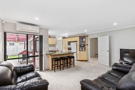 Photo of property in 13 Coleraine Place, East Tamaki, Auckland, 2016