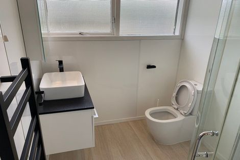Photo of property in 5 Aorangi Road, Paraparaumu, 5032