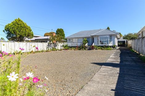 Photo of property in 486 Te Atatu Road, Te Atatu Peninsula, Auckland, 0610