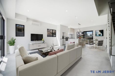 Photo of property in 1 Papauma Place, Papakura, 2110
