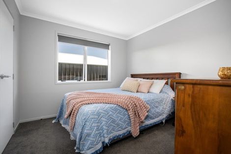 Photo of property in 8 Pioneer Crescent, Omokoroa, 3114