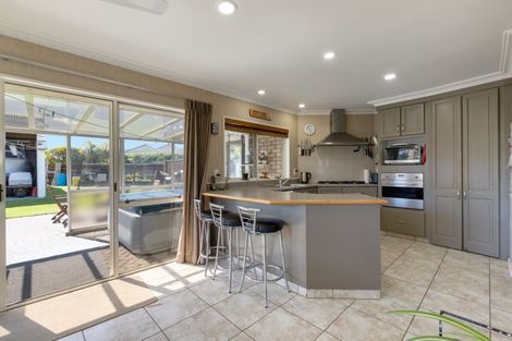Photo of property in 27 Lotus Avenue, Mount Maunganui, 3116