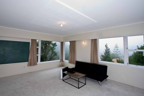 Photo of property in 88 Newlands Road, Newlands, Wellington, 6037