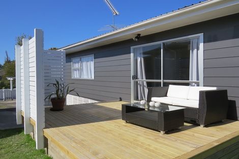 Photo of property in 55 Stottholm Road, Titirangi, Auckland, 0604