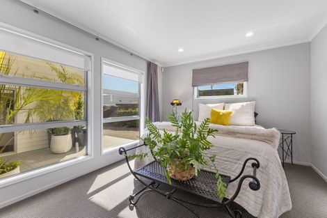 Photo of property in 298 Huatoki Street, Upper Vogeltown, New Plymouth, 4310