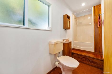 Photo of property in 35 Clinton Road, Tawharanui Peninsula, Matakana, 0986