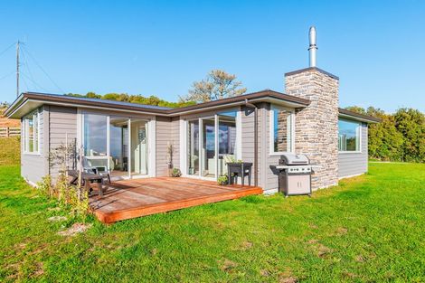 Photo of property in 5 Glendas Way, Acacia Bay, Taupo, 3385