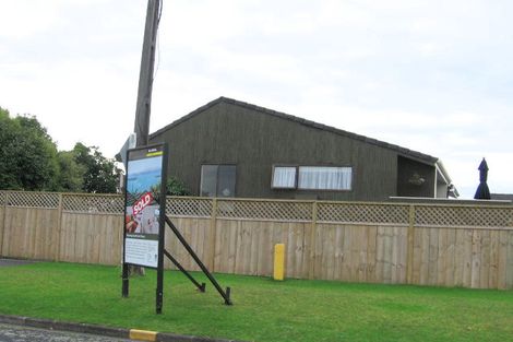 Photo of property in 1/180 Sandspit Road, Shelly Park, Auckland, 2014