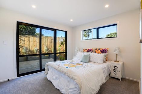 Photo of property in 858c East Coast Road, Northcross, Auckland, 0630