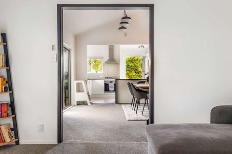 Photo of property in 11 Beaudine Avenue, Glenfield, Auckland, 0629