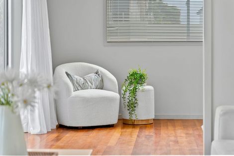 Photo of property in 1/30 Montgomery Avenue, Rothesay Bay, Auckland, 0630