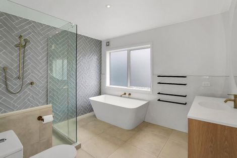 Photo of property in 26c Stottholm Road, Titirangi, Auckland, 0604