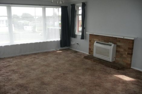 Photo of property in 1 Kauri Street, Levin, 5510