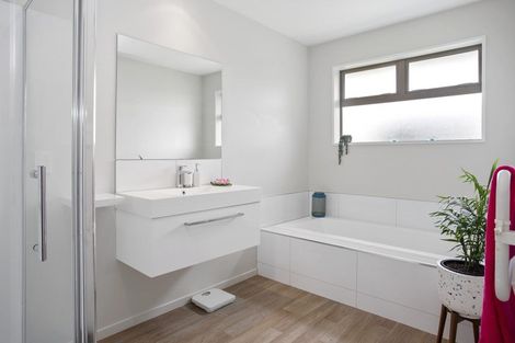 Photo of property in 2 Brockelbank Drive, Kaiapoi, 7630
