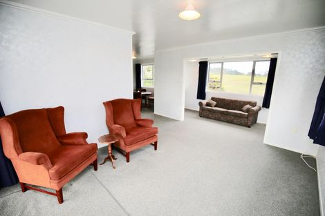 Photo of property in 4 Lorenzen Bay Road, Raglan, 3225