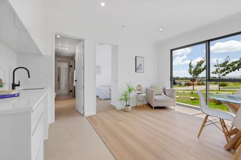 Photo of property in 14 Parkmore Drive, Rosehill, 2113