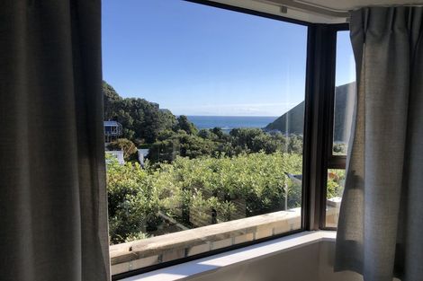 Photo of property in 1 Teme Way, Island Bay, Wellington, 6023