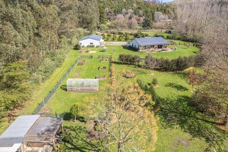 Photo of property in 394 Kaiwhaiki Road, Kaiwhaiki, Whanganui, 4575
