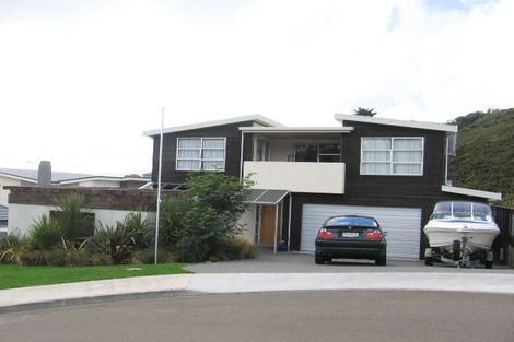 Photo of property in 3 Halewood Grove, Churton Park, Wellington, 6037