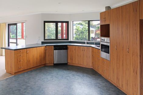 Photo of property in 8 Ruapehu Drive, Fitzherbert, Palmerston North, 4410