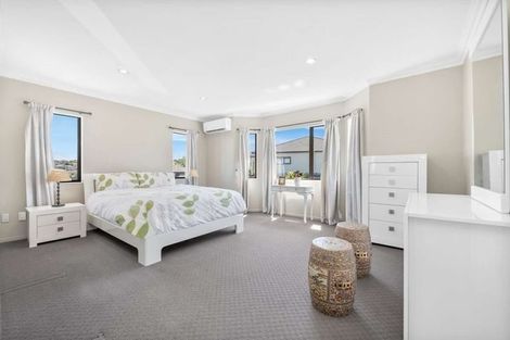 Photo of property in 9 Jomard Terrace, Northcross, Auckland, 0632