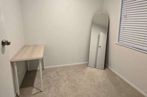 Photo of property in 19 Sheridan Drive, New Lynn, Auckland, 0600