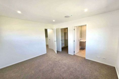 Photo of property in 16 Te Napi Drive, Takanini, 2112