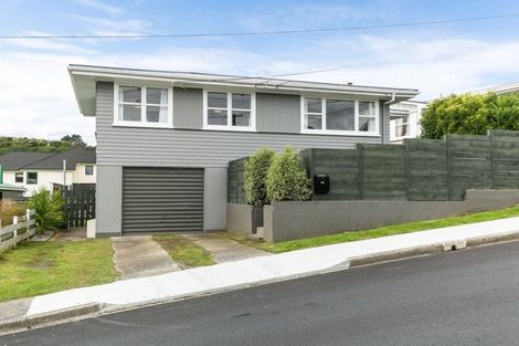 Photo of property in 64 Mark Avenue, Paparangi, Wellington, 6037