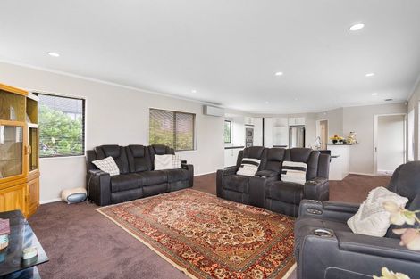 Photo of property in 8 Chiania Place, Somerville, Auckland, 2014