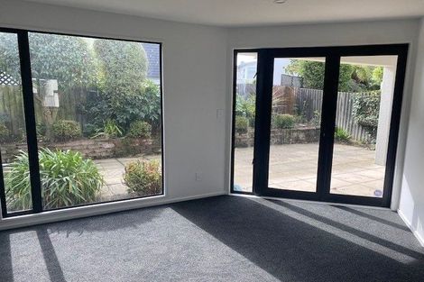 Photo of property in 32 Oakford Close, Riccarton, Christchurch, 8011