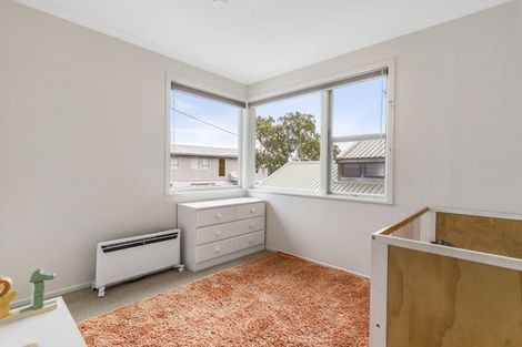 Photo of property in 81b Colwill Road, Massey, Auckland, 0614