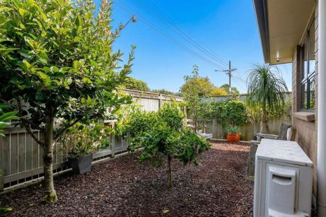 Photo of property in 1 Long Melford Road, Awapuni, Palmerston North, 4412