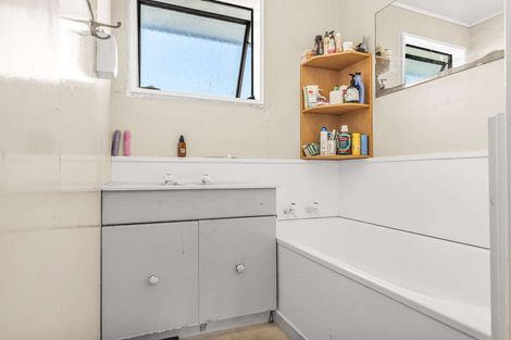 Photo of property in 9 Kentucky Crescent, Nawton, Hamilton, 3200