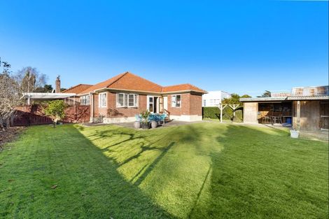 Photo of property in 79 Savage Crescent, West End, Palmerston North, 4412