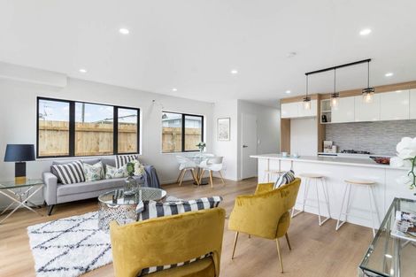 Photo of property in 1c Hollinbrigg Place, Manurewa, Auckland, 2102