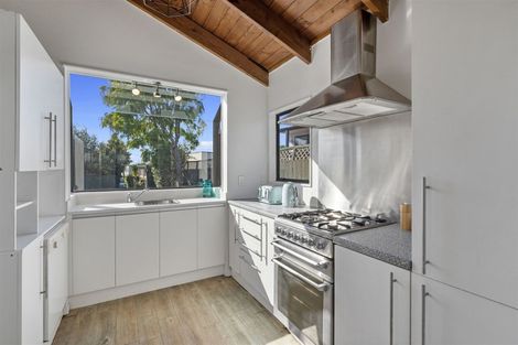 Photo of property in 12a Croydon Road, New Lynn, Auckland, 0600