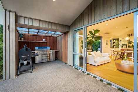 Photo of property in 6 Shearwater Lane, Point Wells, 0986