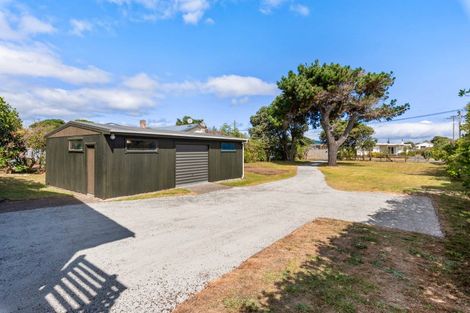 Photo of property in 6 Toi Street, Otaki Beach, Otaki, 5512